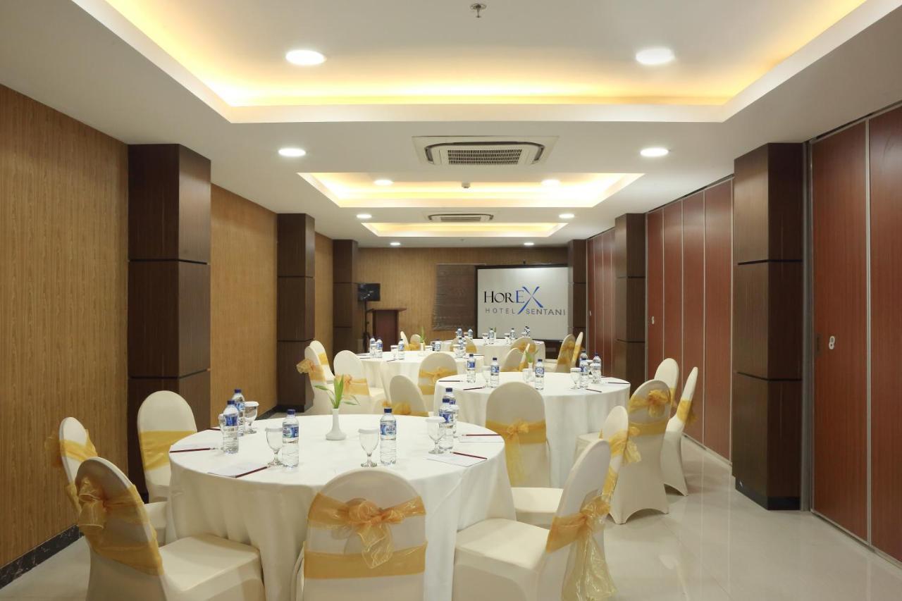 Horison Express Sentani Hotel Джаяпура Екстериор снимка