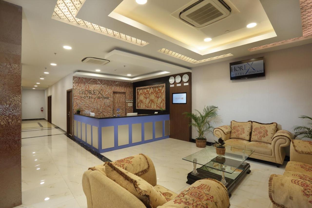 Horison Express Sentani Hotel Джаяпура Екстериор снимка