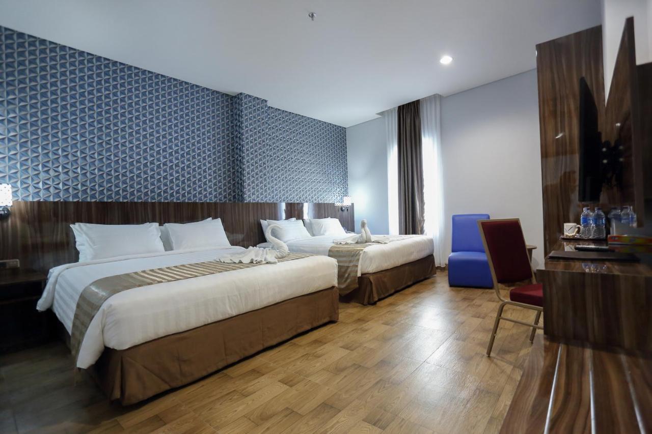 Horison Express Sentani Hotel Джаяпура Екстериор снимка