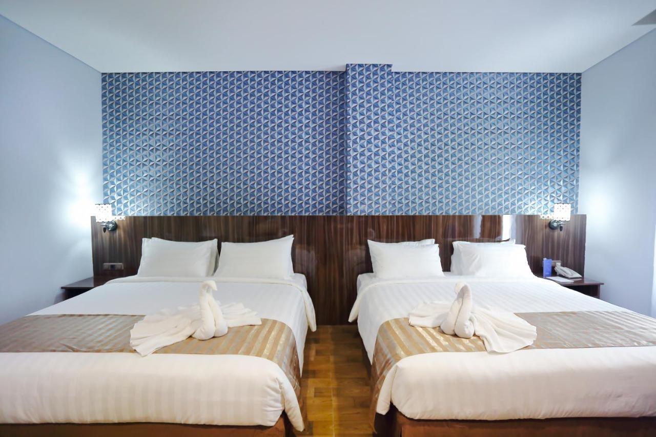 Horison Express Sentani Hotel Джаяпура Екстериор снимка