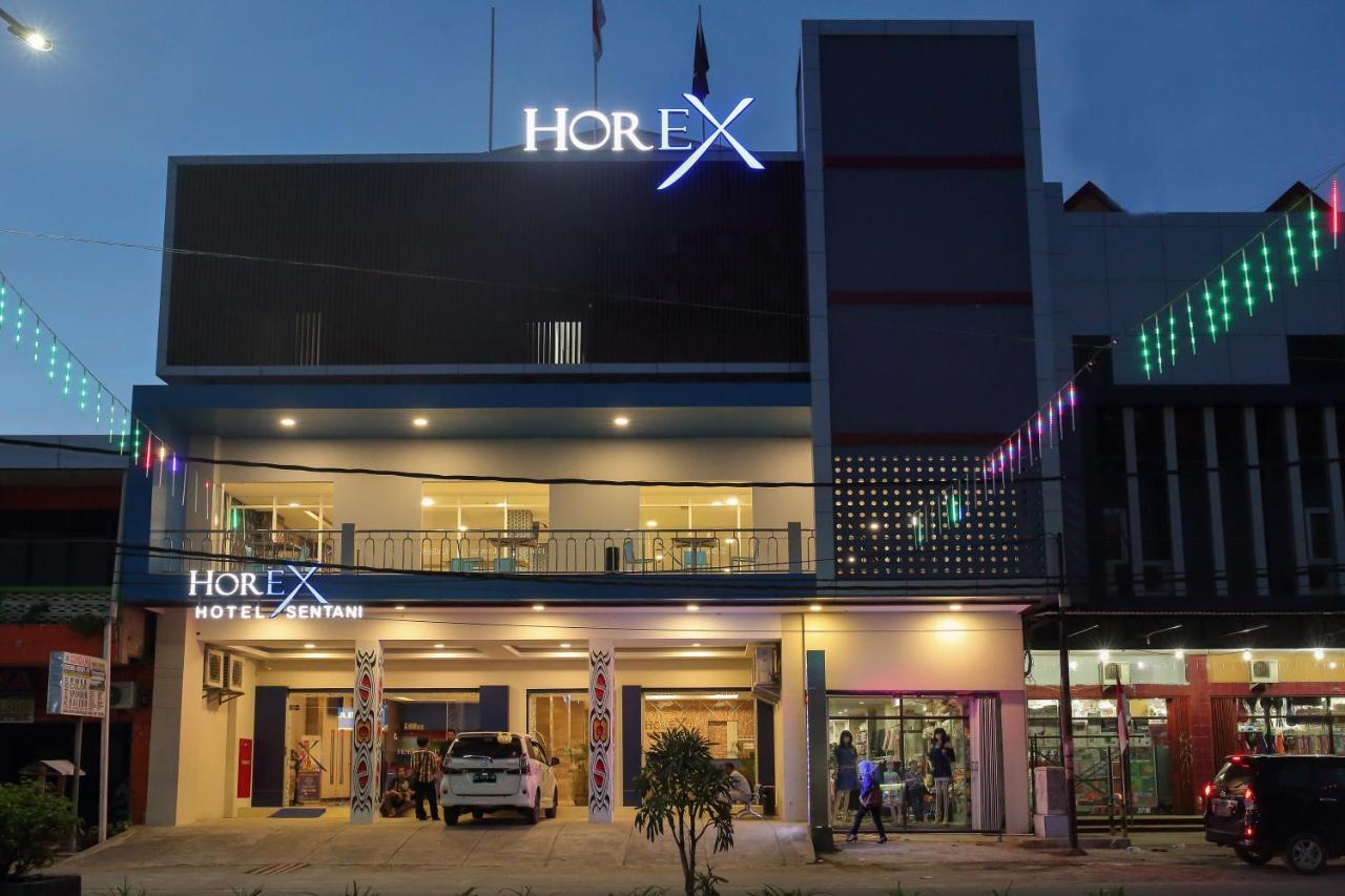 Horison Express Sentani Hotel Джаяпура Екстериор снимка